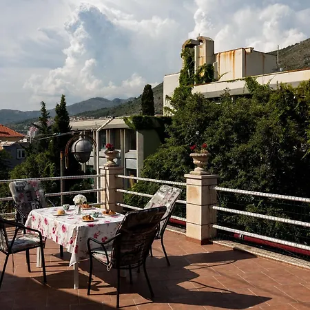 L&l - Two-bedroom With Terrace