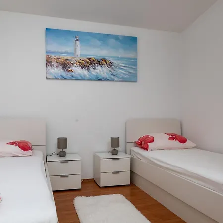 L&l - Two-bedroom With Terrace Appartamento Ragusa