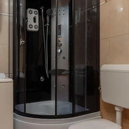 L&l - Two-bedroom With Terrace