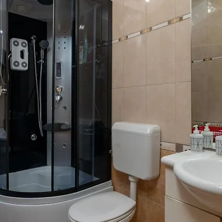 Appartamento L&l - Two-bedroom With Terrace